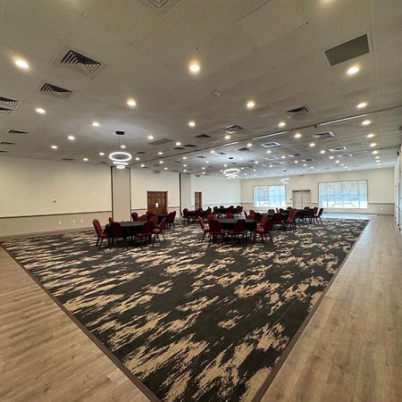 Clarion Inn & Suites Dothan South Buitenkant foto