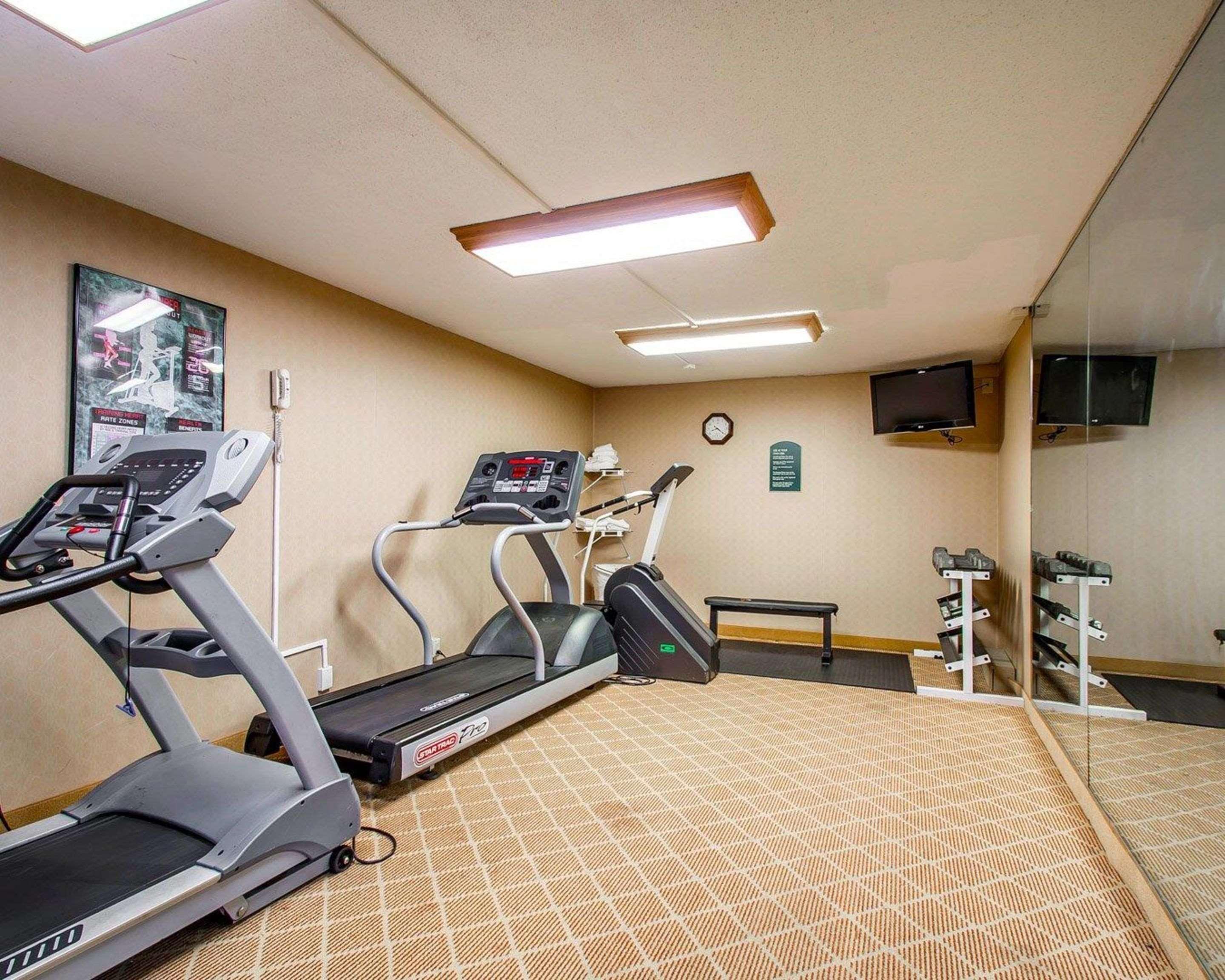 Clarion Inn & Suites Dothan South Buitenkant foto