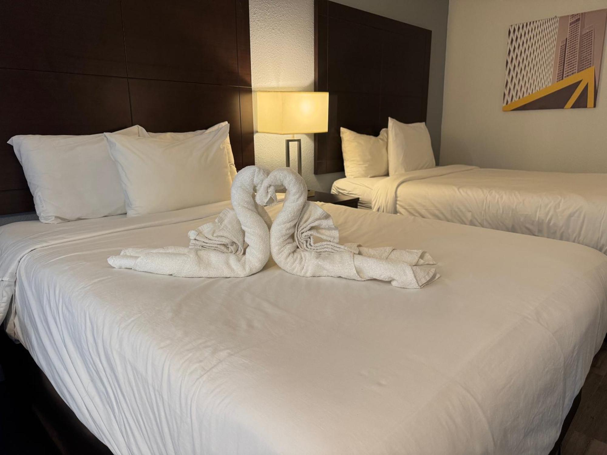 Clarion Inn & Suites Dothan South Buitenkant foto