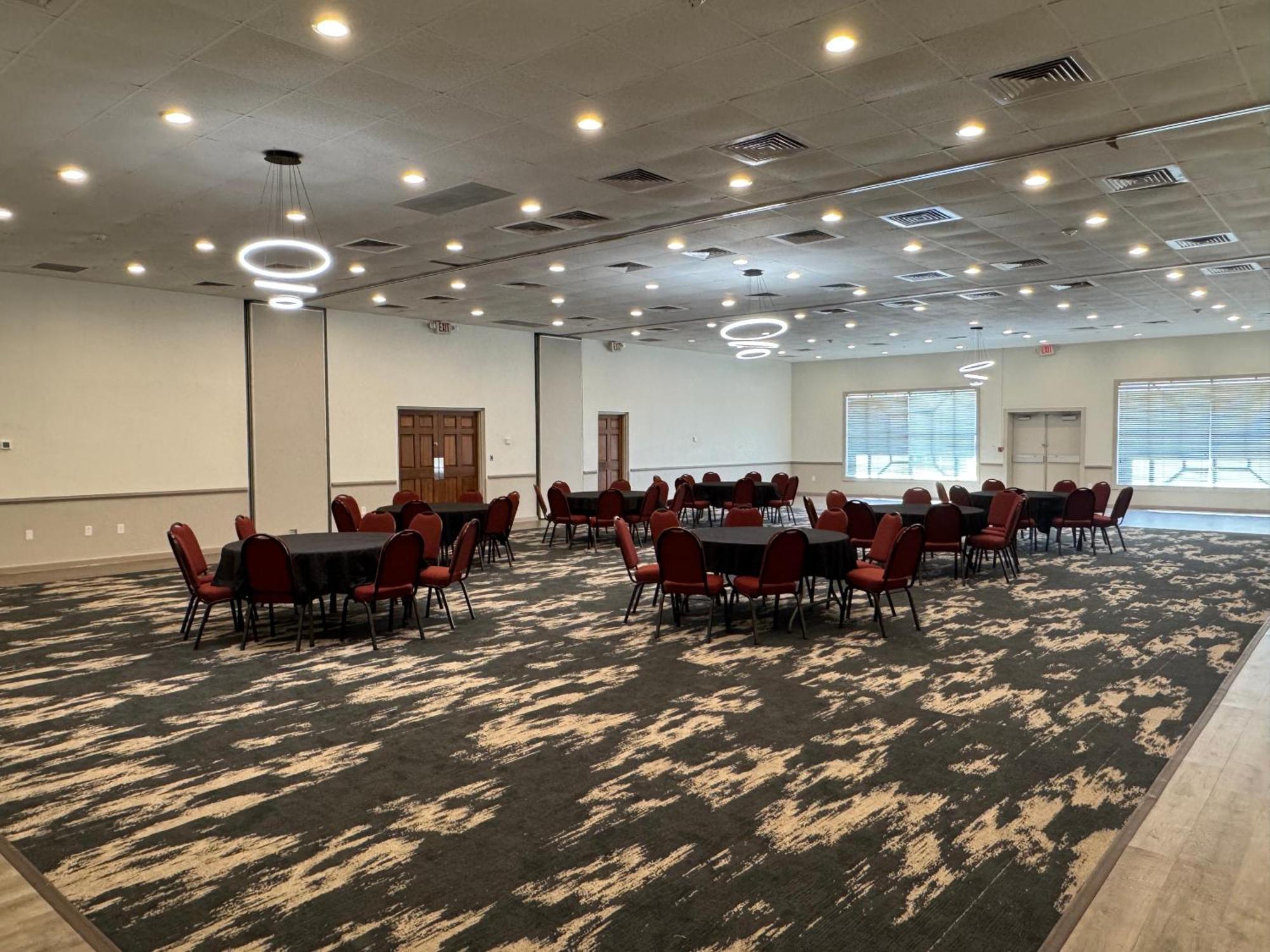 Clarion Inn & Suites Dothan South Buitenkant foto