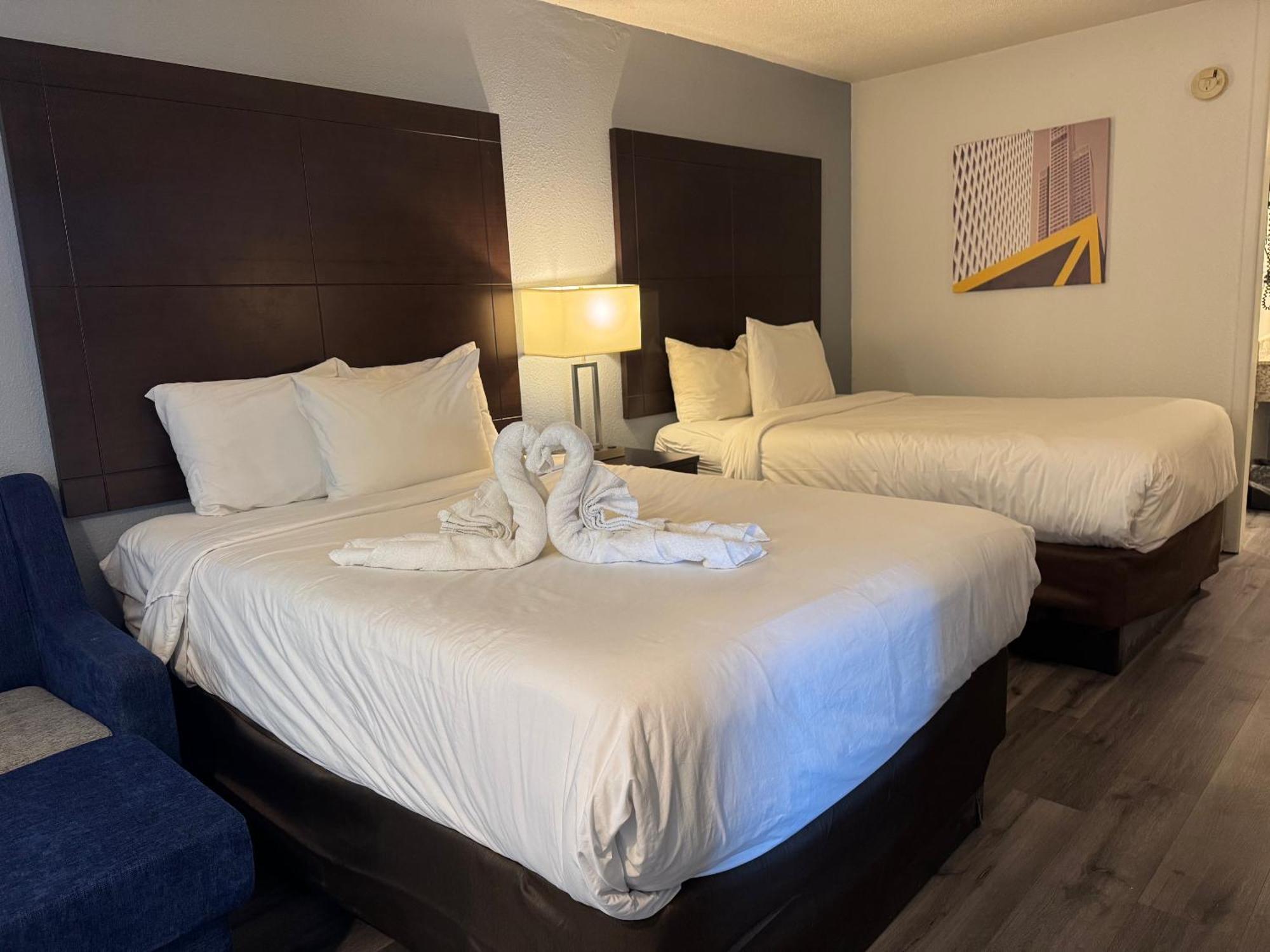Clarion Inn & Suites Dothan South Buitenkant foto