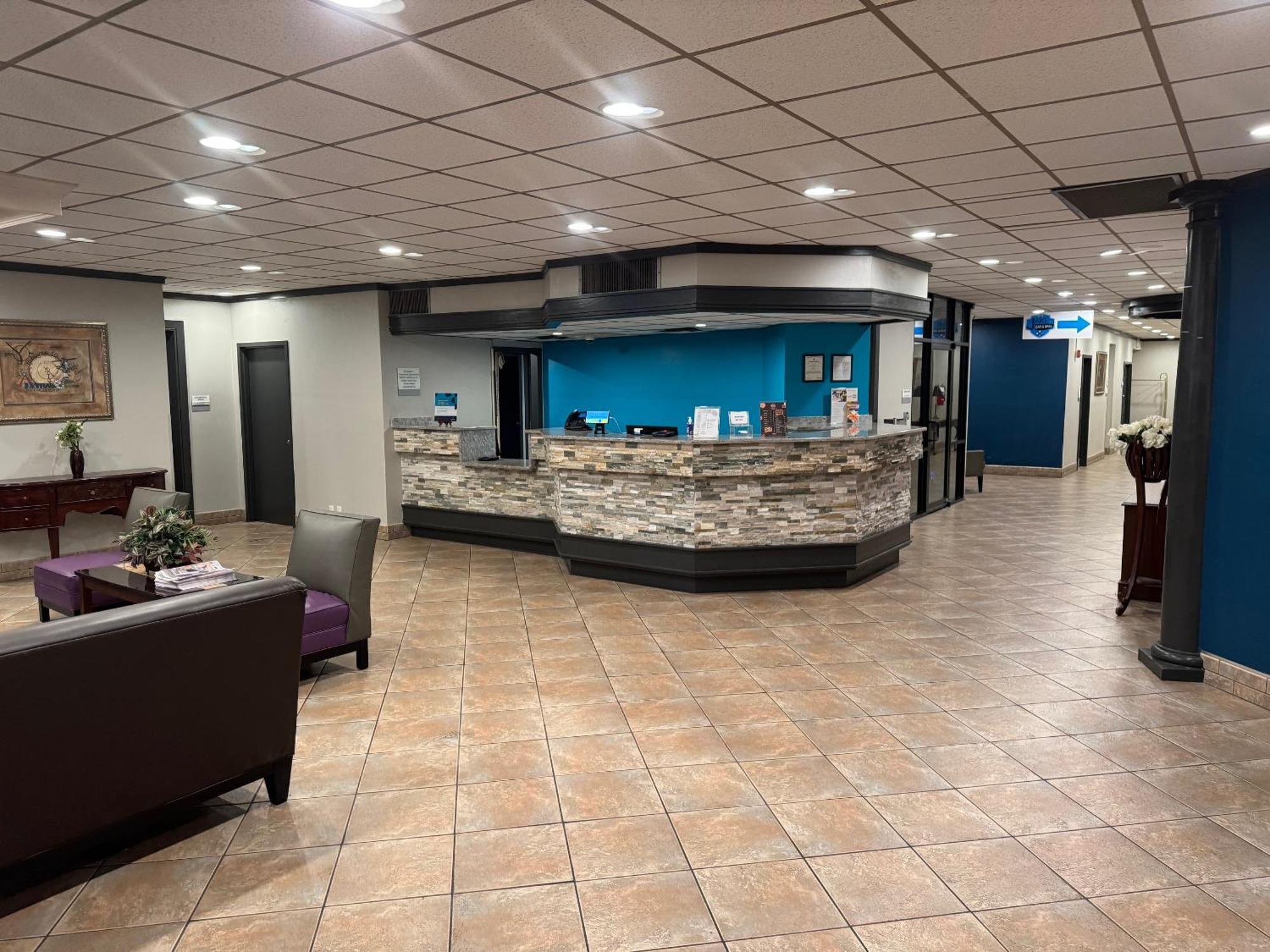 Clarion Inn & Suites Dothan South Buitenkant foto