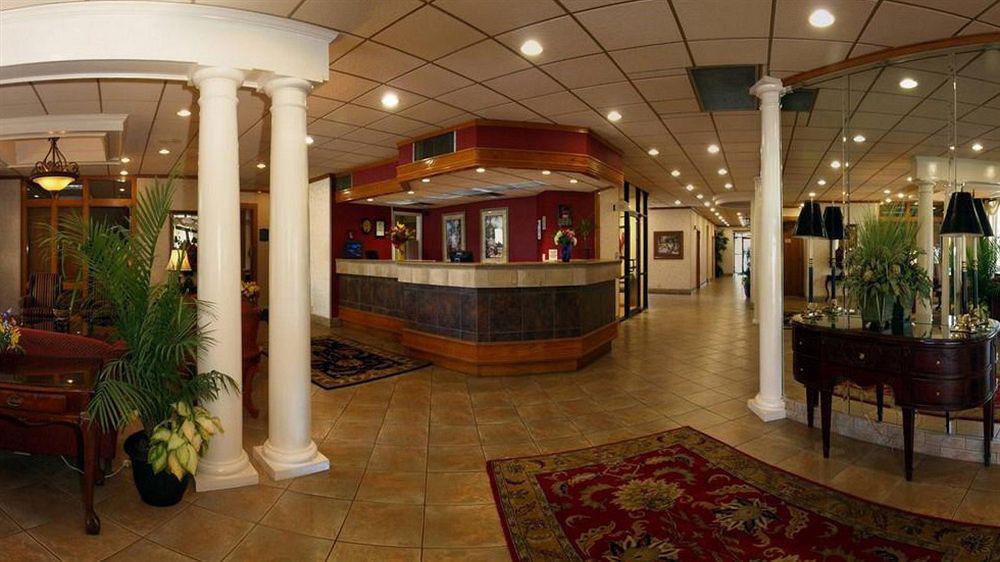 Clarion Inn & Suites Dothan South Buitenkant foto