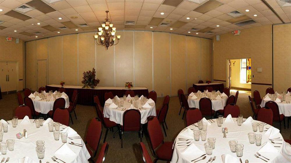 Clarion Inn & Suites Dothan South Buitenkant foto